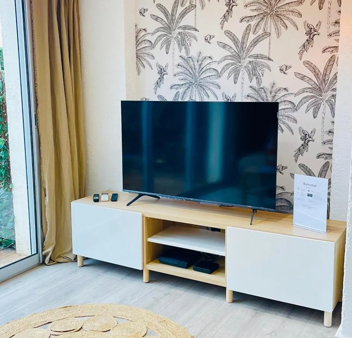 Appartement La Siesta 6 Personnes Bord De Plage Et Piscine, Terrasse De 30M2 Gassin