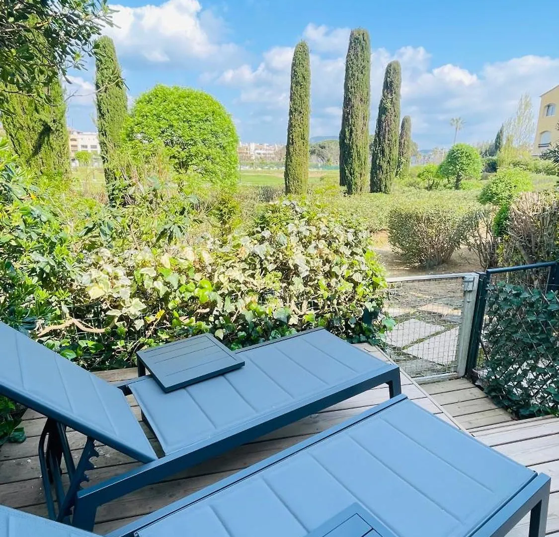 Appartement La Siesta 6 Personnes Bord De Plage Et Piscine, Terrasse De 30M2 Gassin